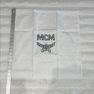 ❤️MCM Authentic beautiful Logo Dust Bag in White and Black